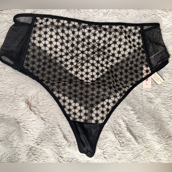 Victoria Secret Underwear - Picture 1 of 2